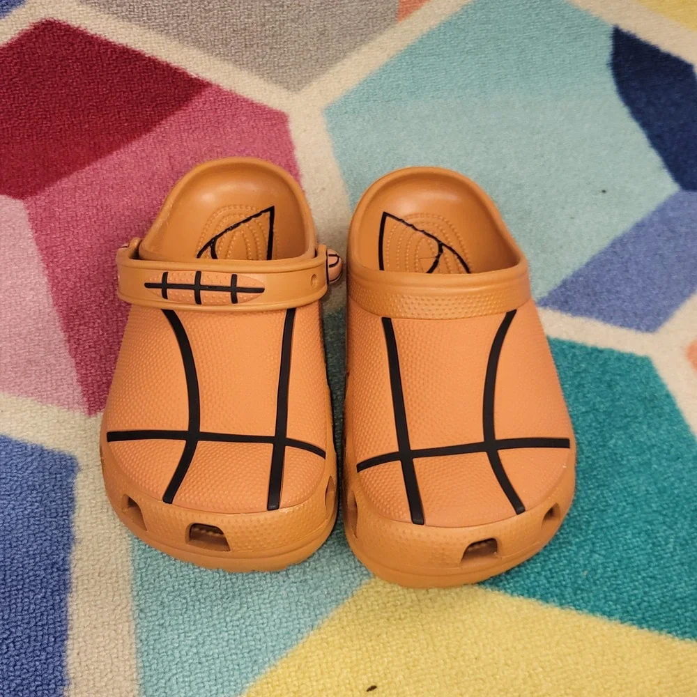 Crocs Classic Clog Basketball Orange Black Textured Sport Shoes Missing Strap - Picture 3 of 7